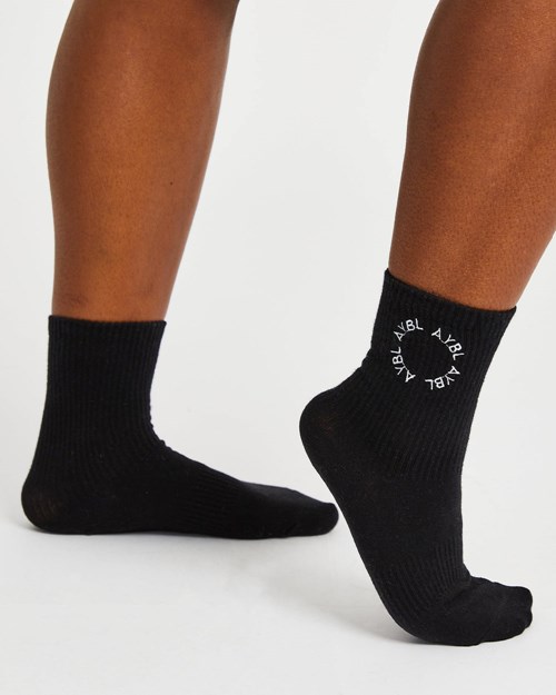 AYBL Everyday Embroidered Crew Socks (3 Pack) Schwarz | 712-OVTPBU